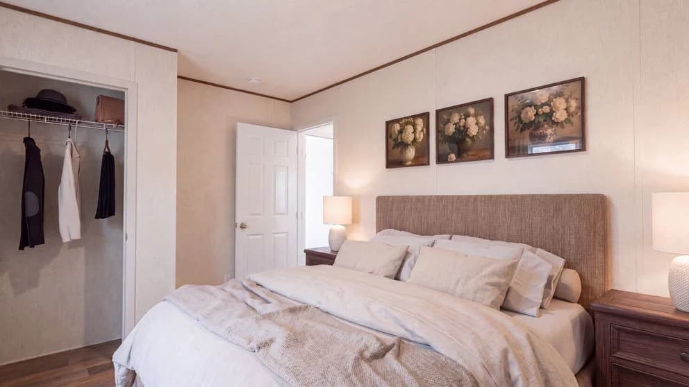 Elm bedroom home features